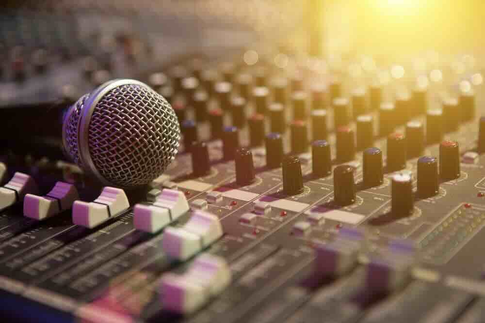 Live Music at Slow Blues Sept. 28